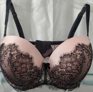 Victoria's Secrets Lace Bra 36DD